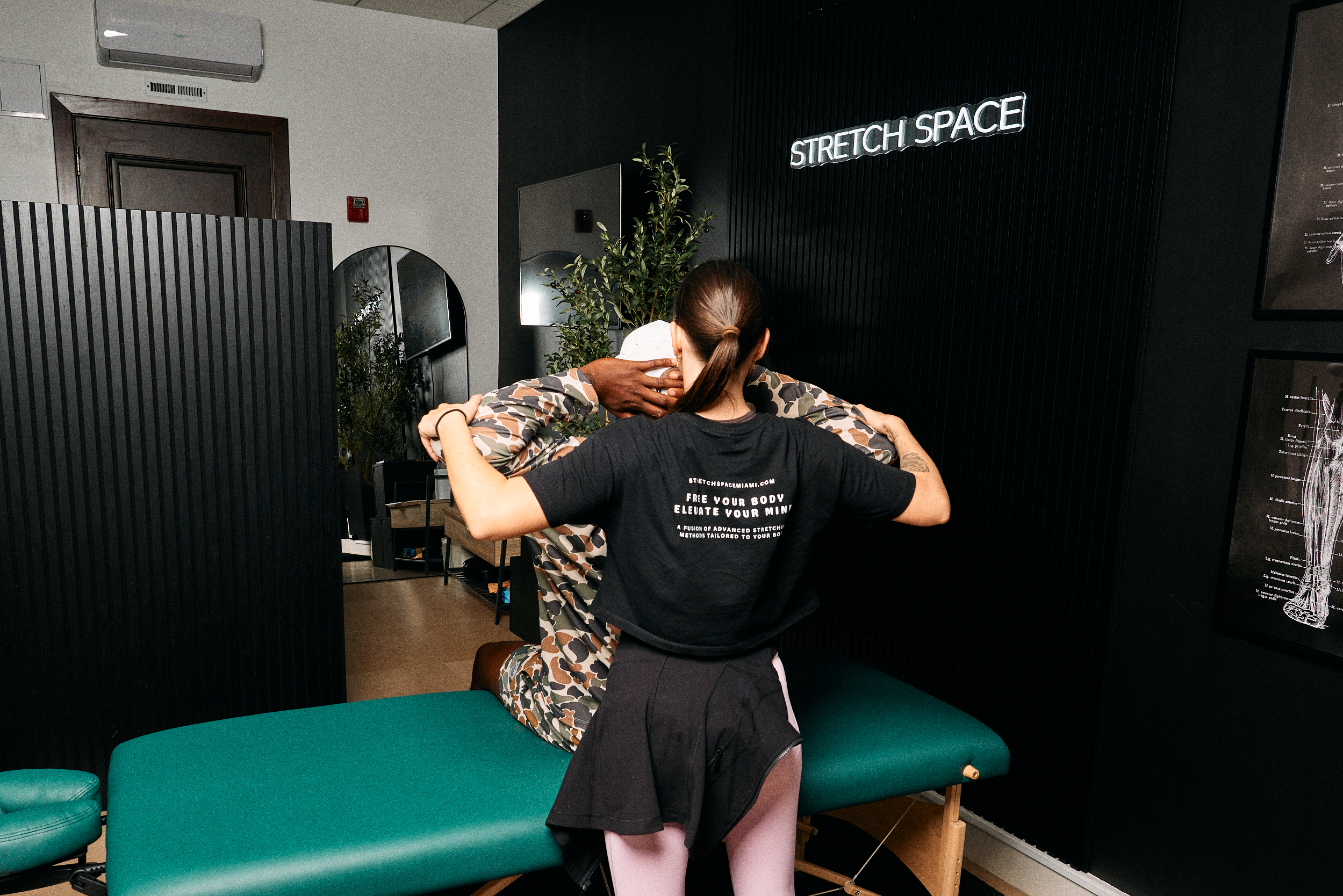 Golf recovery and mobility session at Stretch Space Miami.