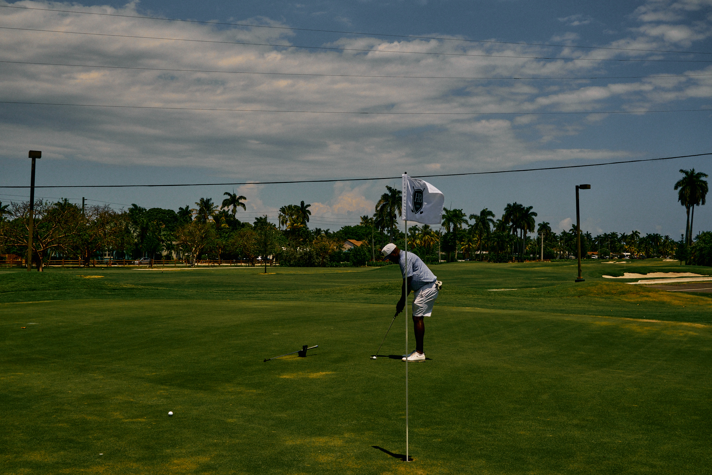 dwayne-tucker-birdie-putt-hollywood-beach.jpg
